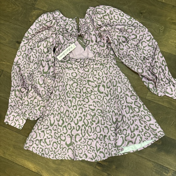 For Love And Lemons Pink V-Neck Bishop Sleeve Dress - Picture 5 of 7